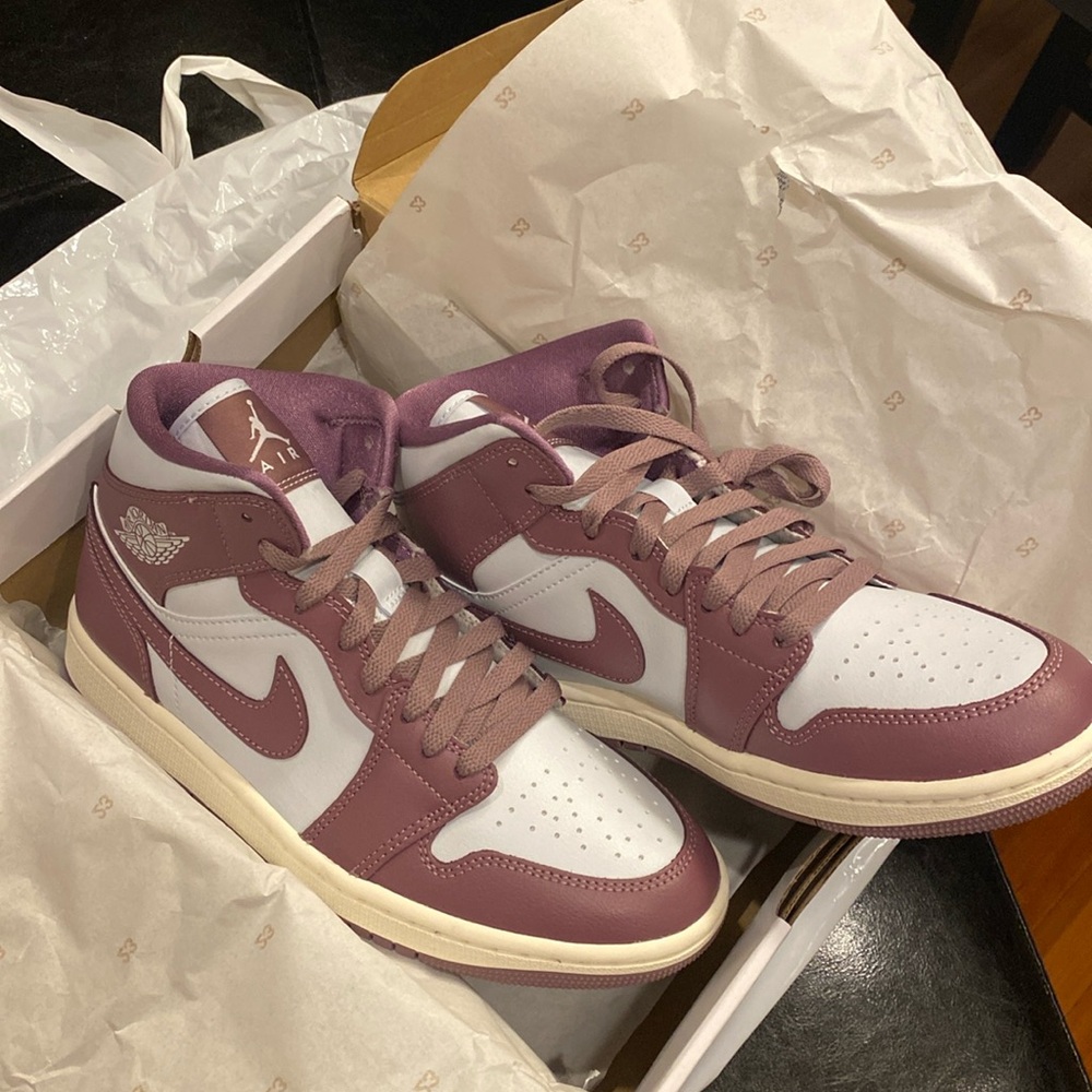 *Brand New* Air Jordan women size 8